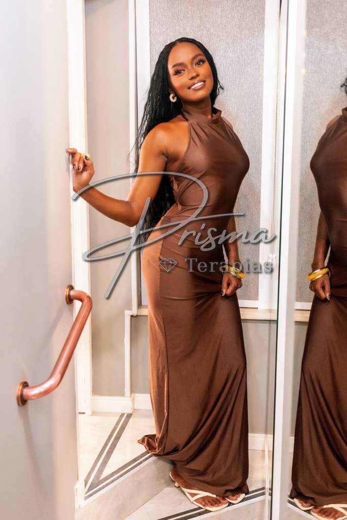 Lauryn – massagista